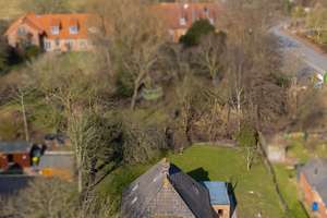Idyllisches Wohnen in Tetenbüll: Ihr neues Zuhause mit traumhaftem Garten in ruhiger Lage – Die vollständige Adresse der Immobilie erhältst du vom Anbieter., 25882 Tetenbüll – Vorschaubild 18