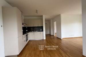 Ihr Blick in Grün und auf den Garchinger Mühlbach - zentrums- wie naturnah in Schwabing-Freimann – Die vollständige Adresse der Immobilie erhältst du vom Anbieter., 80939 Obere Isarau, München – Vorschaubild 17