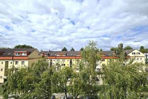 Bezugsfreie Wohnung mit Balkon und grünem Innenhof – Die vollständige Adresse der Immobilie erhältst du vom Anbieter., 13403 Reinickendorf (Ortsteil), Berlin – Vorschaubild 2