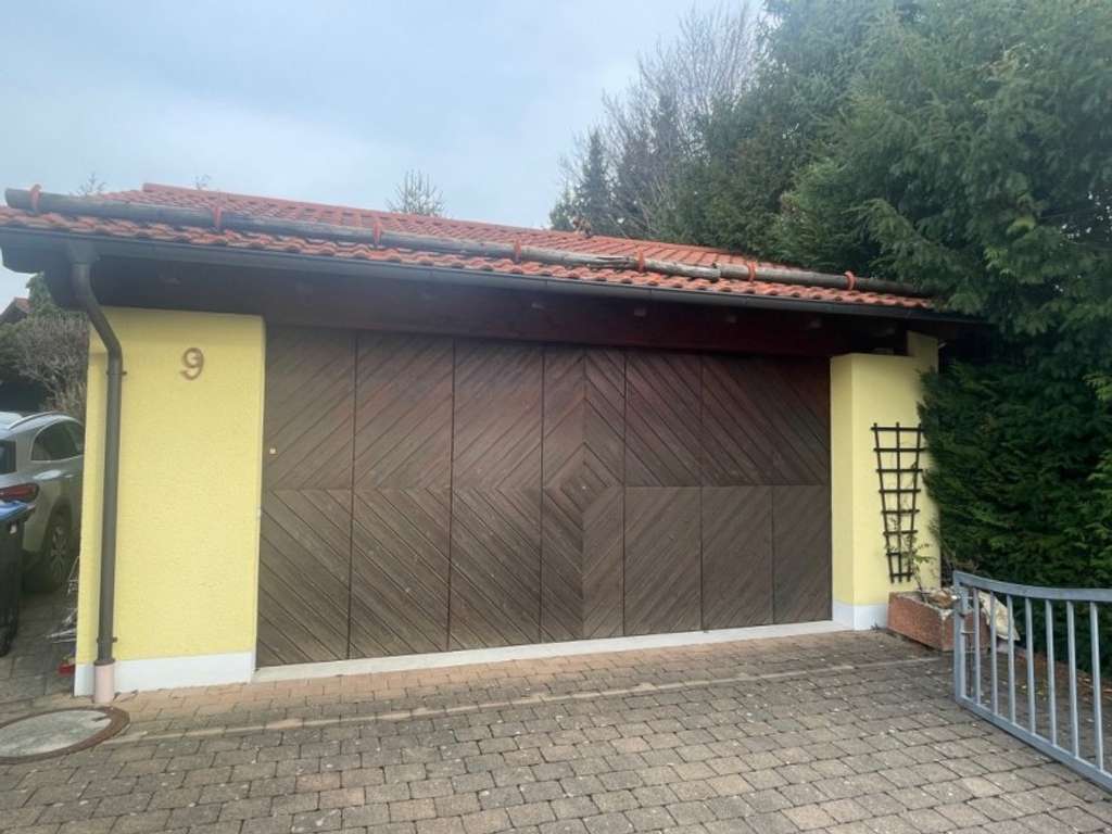 Immobilie in Wessobrunn - Älteres WOHNHAUS mit TOLLEM GRUNDSTÜCK und großer GARAGE
in RUHIGER Dorflage!
Wessobrunn-Haid - Bild 4