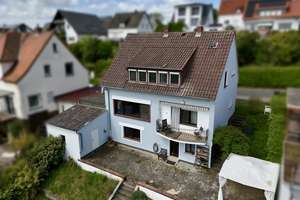 Traumhafter Weitblick inklusive: Ihr neues Zuhause in begehrter Lage von Lahnau – Die vollständige Adresse der Immobilie erhältst du vom Anbieter., 35633 Lahnau – Vorschaubild 2