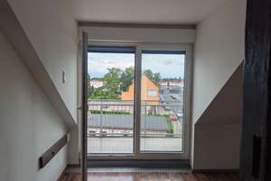 Nette 2,5-Raum-Dachgeschoss-Wohnung mit sonnigen Balkon in Neue Neustadt – Umfassungsstr. 83, 39124 Neue Neustadt, Magdeburg – Vorschaubild 2