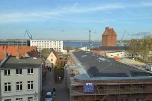 Zentrales Wohnen über den Dächern – mit traumhaftem Wasserblick nach Rügen – Die vollständige Adresse der Immobilie erhältst du vom Anbieter., 18439 Altstadt, Stralsund – Vorschaubild 6