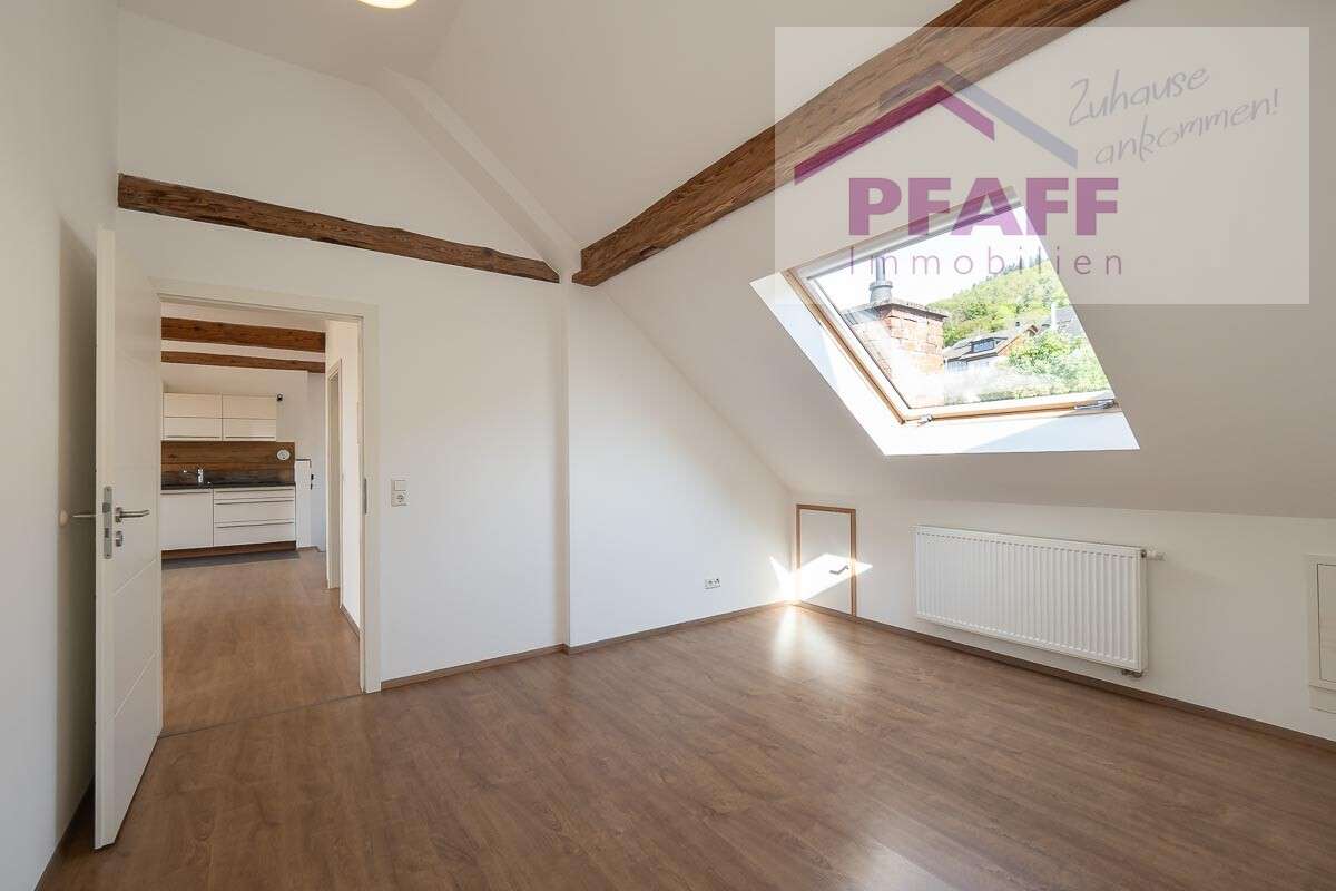 Immobilie in Gailingen am Hochrhein - Zuhause ankommen in Gailingen! Geteiltes Zweifamilienhaus mit schönem Garten + vielen Möglichkeiten - Bild 0