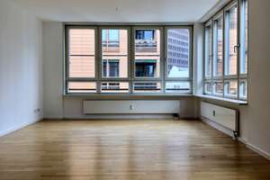 Helle 3 Zi.-Wohnung mit traumhaften Ausblick am Potsdamer Platz! OHNE BALKON!