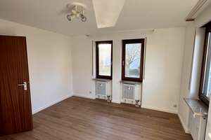 Vollständig renovierte Wohnung mit drei Zimmern sowie Balkon und Einbauküche in Stuttgart – Die vollständige Adresse der Immobilie erhältst du vom Anbieter., 70376 Birkenäcker, Stuttgart – Vorschaubild 5
