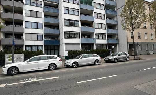 Stilvolle 4 ZKBB Wohnung mit großzügigem Raumkonzept.