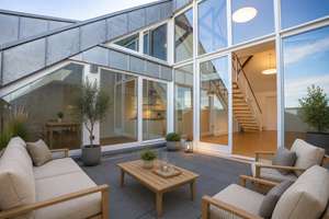 Exklusives, saniertes Penthouse mit großer Dachterrasse und Einbauküche