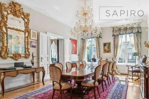 ELEGANTE ALTBAUWOHNUNG MIT 4,10 M 
DECKENHÖHE NAHE KU'DAMM
