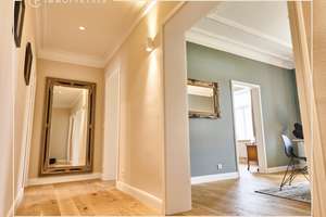 Luxus-Apartment am Marienplatz - Möblierte 4-Zimmer-Wohnung – Die vollständige Adresse der Immobilie erhältst du vom Anbieter., 70180 Lehen, Stuttgart – Vorschaubild 2