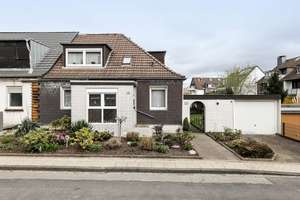 Tolle Lage für junge Familien - Renovierungsjuwel mit rd. 106 m², Garten und Garage in Hinsel   – Die vollständige Adresse der Immobilie erhältst du vom Anbieter., 45277 Überruhr-Hinsel, Essen – Vorschaubild 2