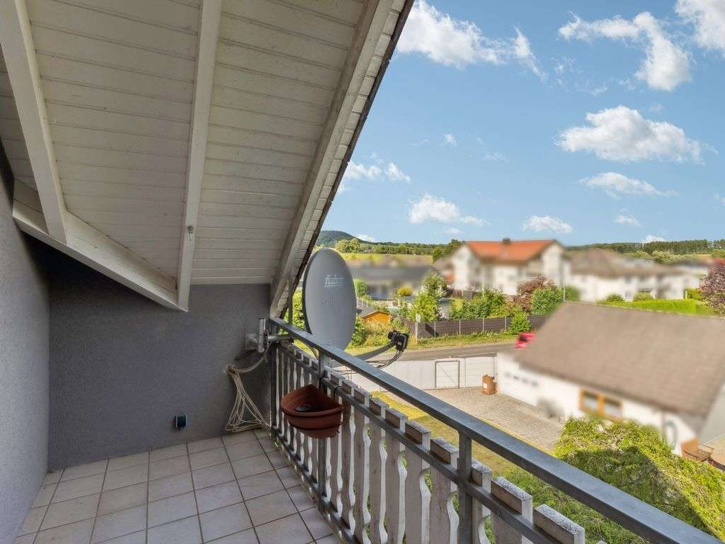 Immobilie in Wirges - Ideal für Kapitalanleger! Sehr gepflegte Dachgeschoss-Eigentumswohnung mit ausgebauten Spitzboden - Bild 0