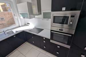 frisch Renovierte 3 Zimmerwohnung mit Balkon, Stellplatz, Einbauküche & Fahrstuhl im Östlichen Ring