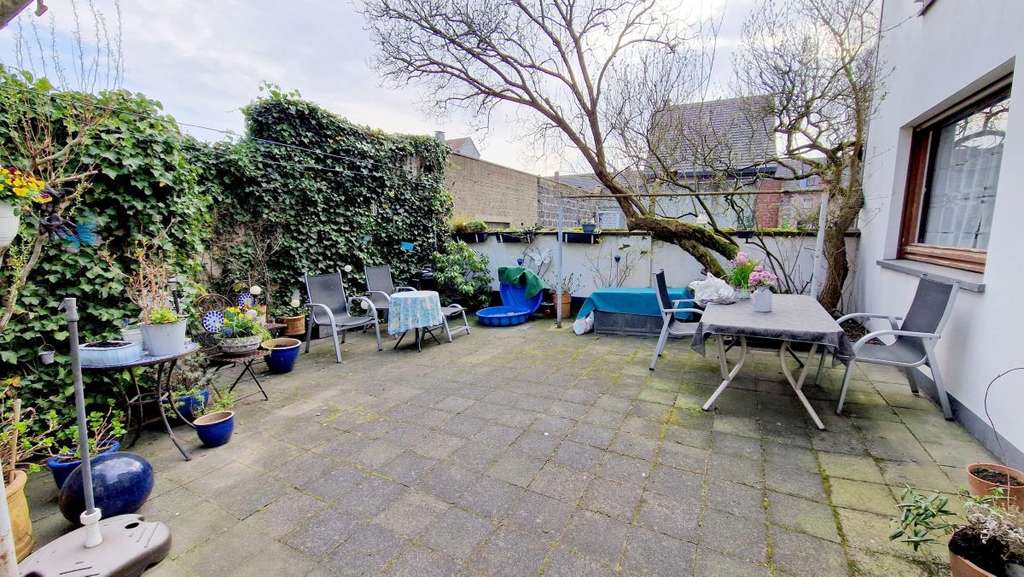 Immobilie in Oberhausen - Altbaucharme trifft Potenzial – Dreifamilienhaus in ruhiger Toplage - Bild 2