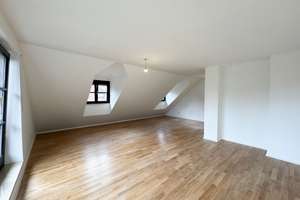 Modernisierte 3-Zimmer Dachgeschoss Wohnung - 2 Balkone + 2 Badezimmer – Waldschmidtstraße 5, 81545 Harlaching, München – Vorschaubild 9