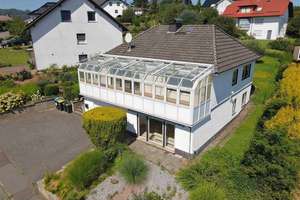 Lichtdurchfluteter Bungalow in Bestlage – mit traumhaftem Wintergarten – Die vollständige Adresse der Immobilie erhältst du vom Anbieter., 37297 Berkatal – Vorschaubild 2