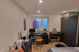 Sicheres Investieren durch nachhaltige Vermietbarkeit - Gepflegte 4-Zimmerwohnung mit EBK und Balkon – Quiddestrasse 72, 81753 Neuperlach, München – Vorschaubild 3