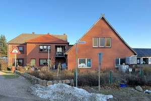 Zweifamilienhaus in zentraler Lage – Die vollständige Adresse der Immobilie erhältst du vom Anbieter., 31632 Husum – Vorschaubild 4