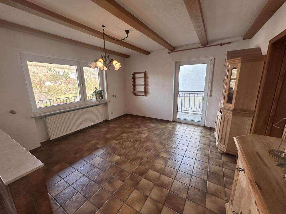 Immobilie in Elsenfeld - Herrlicher Ausblick und ruhige Lage ... Einfamilienhaus mit viel Platz zum Ausbreiten! - Bild 0