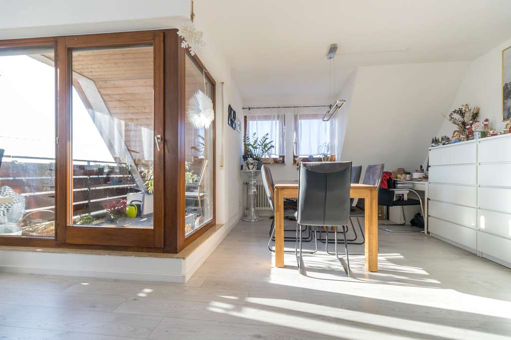 Zentral gelegene  3-Zimmer-Wohnung mit guter Ausstattung