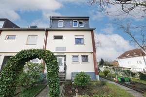 Familientraum in Paderborn: Reihenendhaus mit Garten, Terrasse & vielseitiger Raumaufteilung