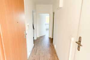 Familien hergehört! TOP 5-Raum-Wohnung mit moderner Einbauküche, 2 Balkonen und 2 Badezimmer! – Wolgograder Allee 68, 9123 Chemnitz – Vorschaubild 12