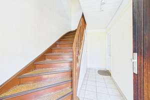 * RESERVIERT * ZWEIFAMILIENHAUS MIT VIEL PLATZ UND FLEXIBLER NUTZUNG – Die vollständige Adresse der Immobilie erhältst du vom Anbieter., 90574 Roßtal – Vorschaubild 8