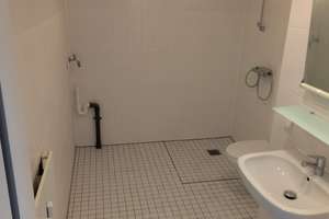 Frisch renovierte altersgerechte 3-Zimmer-Wohnung in SZ-Bad zentral barrierefrei mit Balkon – Kaiserstraße 2, 38259 Salzgitter-Bad, Salzgitter – Vorschaubild 3