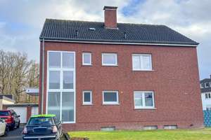 Zwei Wohneinheiten, viele Möglichkeiten
***4263 G Zweifamilienhaus in Herzebrock – Die vollständige Adresse der Immobilie erhältst du vom Anbieter., 33442 Herzebrock-Clarholz – Vorschaubild 2