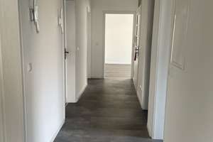 Renoviert.. 4-Zimmer-Wohnung mit Terrasse  in Stuttgart Bad Cannstatt – Saarstraße X, 70374 Winterhalde, Stuttgart – Vorschaubild 2