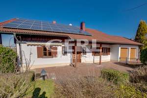 Idyllisches Hanghaus mit Einliegerwohnung, PV-Anlage und Ausblick in Bogen – Die vollständige Adresse der Immobilie erhältst du vom Anbieter., 94327 Bogen – Vorschaubild 1