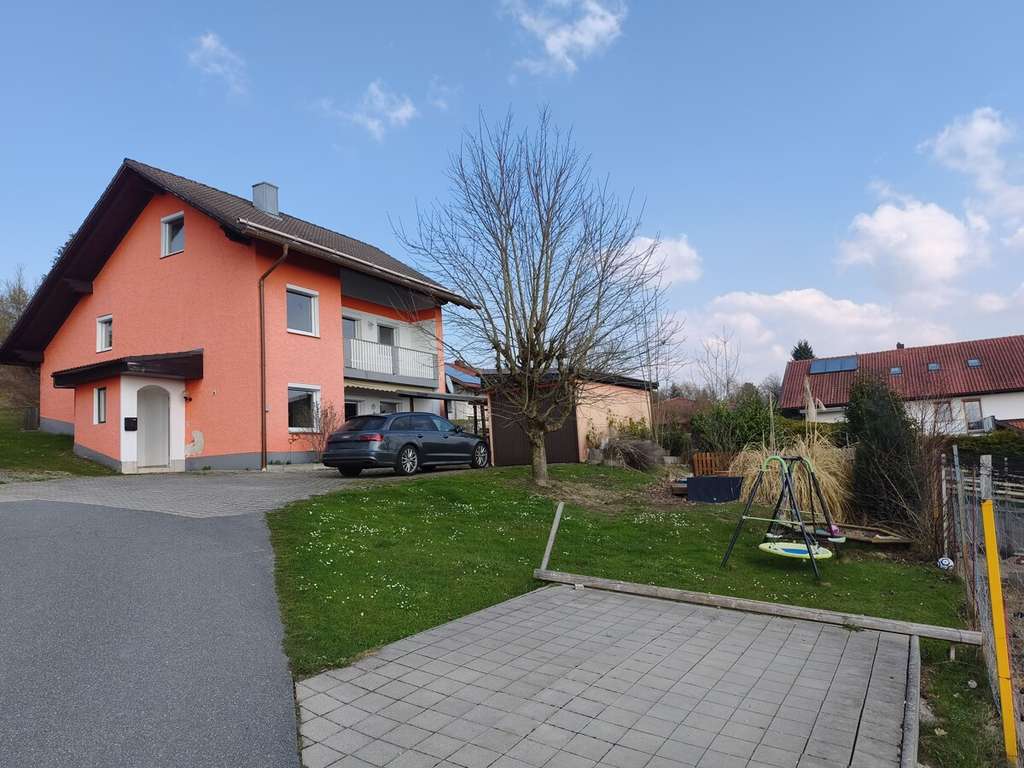 Immobilie in Auerbach - Auerbach/Engolling: Einfamilienhaus in ruhiger Wohnlage mit herrlichem Ausblick - Bild 1