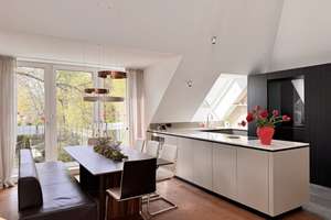 Lichturchflutetes Penthouse über 2 Ebenen   I   Privatlift  I  Dachterrasse I  Harlaching – Harlaching Menterschweige, 81545 Harlaching, München – Vorschaubild 4