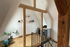 Stilvolles Wohnen über den Dächern: Exklusive 3-Zimmer-DG-Wohnung bezugsfertig möbliert gegen Ablöse – St.-Bonifatius-Str. 1, 81541 Obergiesing, München – Vorschaubild 7