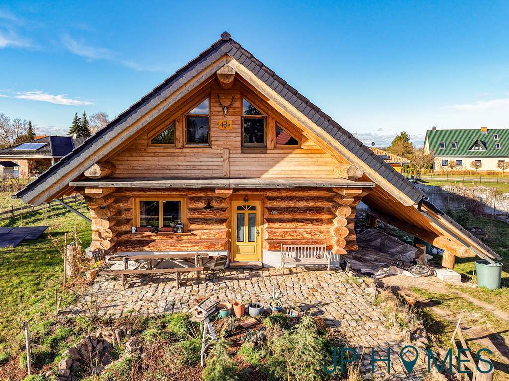 Immobilie in Zeschdorf - Naturstammhaus in idyllischer Natur mit Seen und Pferdekoppeln in der Nähe - 50 min von Berlin - Bild 0