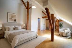 Exklusives, saniertes Penthouse mit Wintergarten und Einbauküche