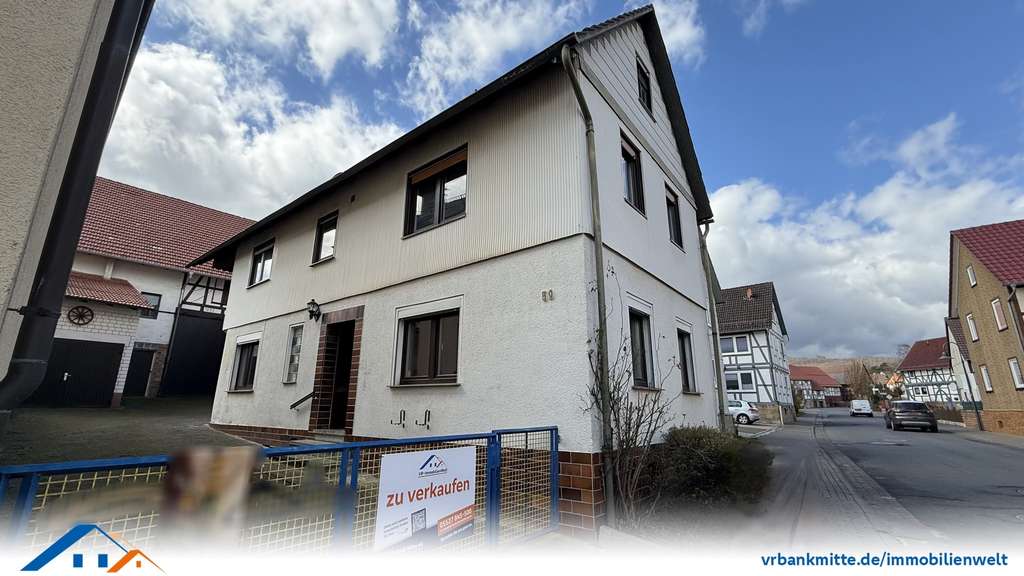 Immobilie in Berkatal - Wohnhaus mit großzügigem Grundstück und vielseitiger Scheune - Bild 2