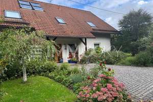 Charmantes Einfamilienhaus mit Einliegerwohnung – Die vollständige Adresse der Immobilie erhältst du vom Anbieter., 57271 Hilchenbach – Vorschaubild 1