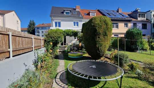 Bild von Schmuckes Reihenendhaus unmittelbar an der Nidda und dem Brentano-Park!