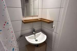 Schöne sanierte 2 Zimmer Kü., Bad, Whg. in Saarbrücken- Nähe Caritas Klinik Burbach/Rastpfuhl – Die vollständige Adresse der Immobilie erhältst du vom Anbieter., 66115 Burbach, Saarbrücken – Vorschaubild 4