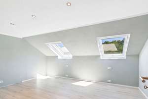 Die Tür geht auf, der Blick hinauf: 4-Zimmer mit Südbalkon und Weitsicht in Feuerbach! – 70469 Feuerbacher Tal, Stuttgart – Vorschaubild 17