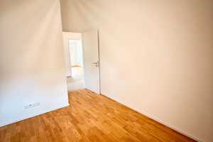 Repräsentatives Doppelhaus mit Toskana Feeling - beeindruckende 6 Zimmer erwarten Sie! – München (Kreis) – Vorschaubild 22