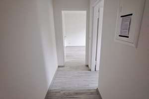 Stilvolle, sanierte ca. 44 m² Wohnung mit Designboden  im Duisburger Süden – Hultschiner Str. 136, 47055 Wanheimerort, Duisburg – Vorschaubild 2