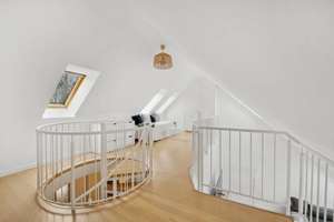 Helle 2,5-Zimmer-Galeriewohnung, möbliert, Südbalkon (Vermietung auf Zeit, all inclusive) – Axel-von-Ambesser-str. 9, 81371 Sendlinger Feld, München – Vorschaubild 12