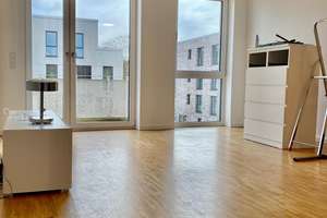 Zwei-Zimmer-Wohnung mit Balkon, Einbauküche und Fahrstuhl!