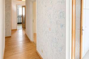 Viel Platz, viel Licht, viel Potenzial – 3 Zimmer mit Südbalkon in Aubing – 81243 Aubing-Süd, München – Vorschaubild 4