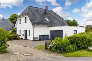 2 km vom Strand entfernt - Wohntraum mit herrlichem Grundstück  - modern und energieeffizient – Die vollständige Adresse der Immobilie erhältst du vom Anbieter., 18107 Elmenhorst/Lichtenhagen – Vorschaubild 19