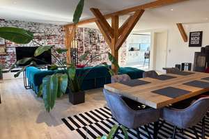 Penthouse - Gaubenzimmer - Dachterrasse - LED-Beleuchtung - Fahrstuhl - Einmalig in Brhv....