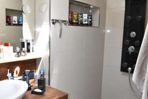 Möblierte 2-Zi-Wohnung in charmanter Altbauvilla in Wiesbaden City, Küche, Waschmaschine, TV – 65185 Mitte, Wiesbaden – Vorschaubild 9