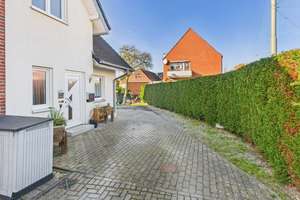 Stilvolle Doppelhaushälfte aus 2009 -energieeffizient und mit attraktivem Ausbaupotenzial – Die vollständige Adresse der Immobilie erhältst du vom Anbieter., 47839 Hüls, Krefeld – Vorschaubild 26